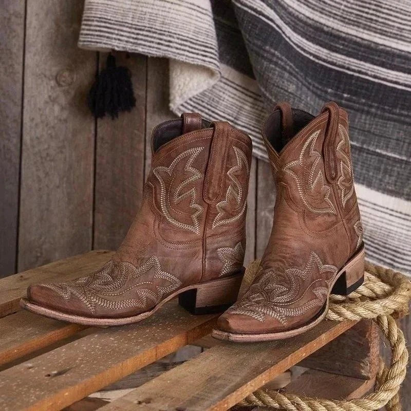 Clara — Broderede western støvler til damer med spids tå, NLM Fashion